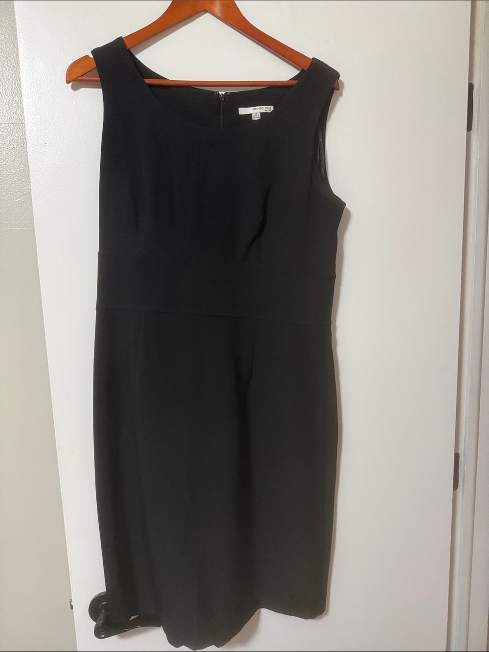 Studio One Black Sleeveless Midi Sheath Dress